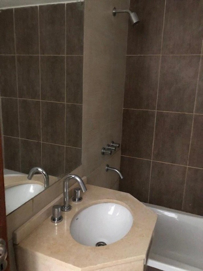 ALQUILER MONOAMBIENTE AL FRENTE CON BALCON - URQUIZA 3424. ROSARIO