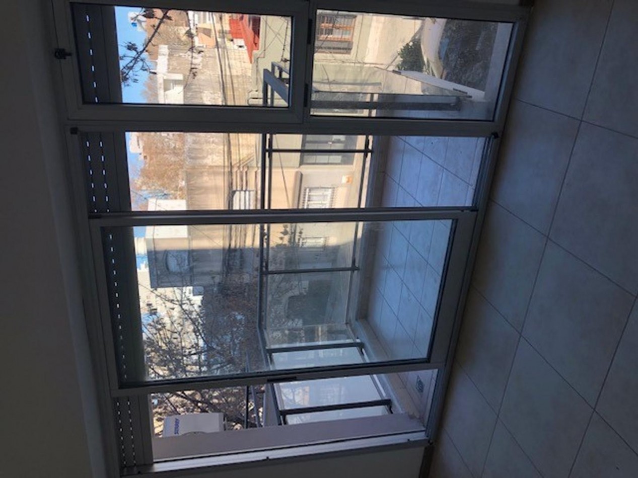 ALQUILER MONOAMBIENTE AL FRENTE CON BALCON - URQUIZA 3424. ROSARIO