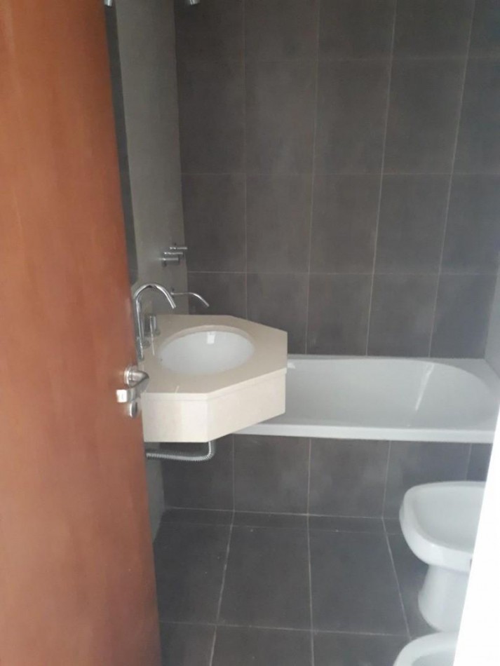 ALQUILER MONOAMBIENTE AL FRENTE CON BALCON - URQUIZA 3424. ROSARIO
