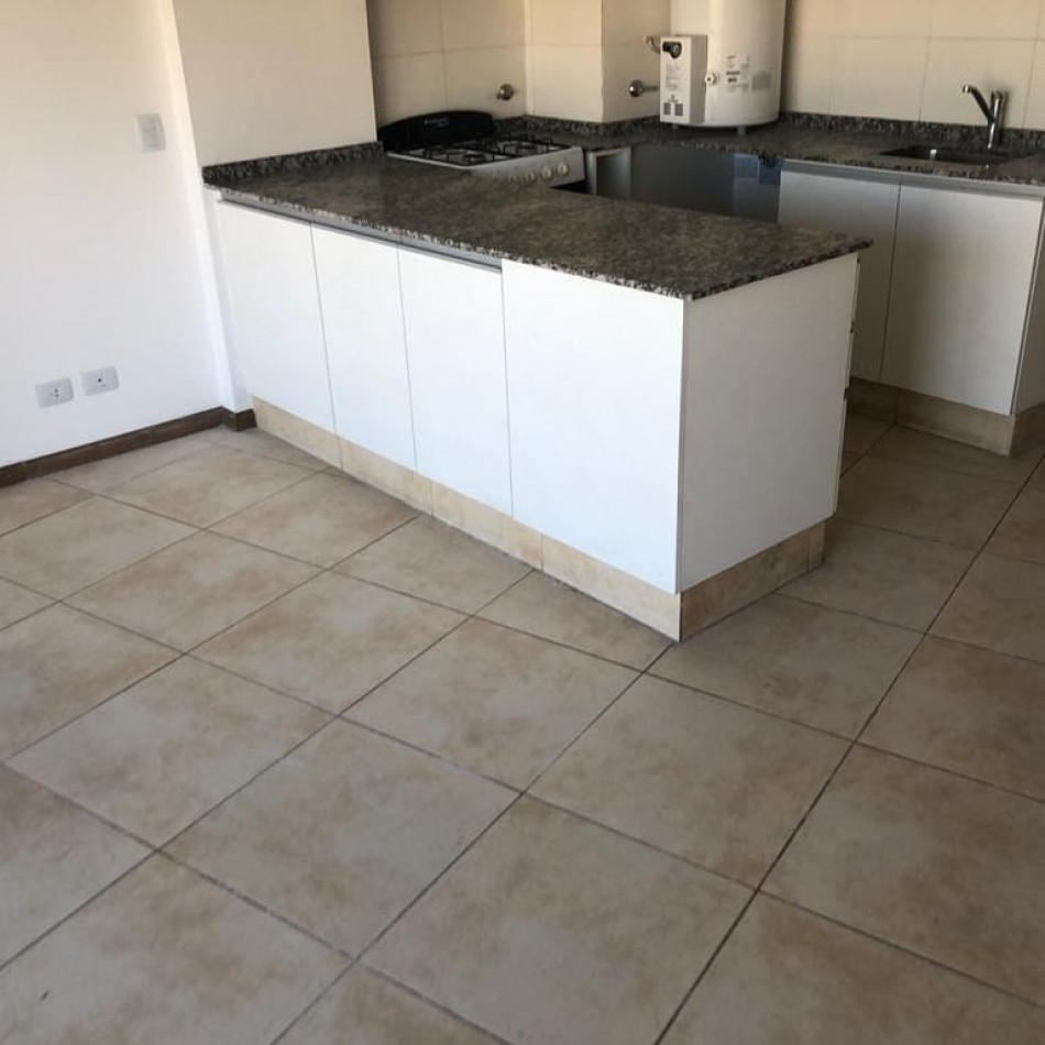 ALQUILER MONOAMBIENTE AL FRENTE CON BALCON - URQUIZA 3424. ROSARIO
