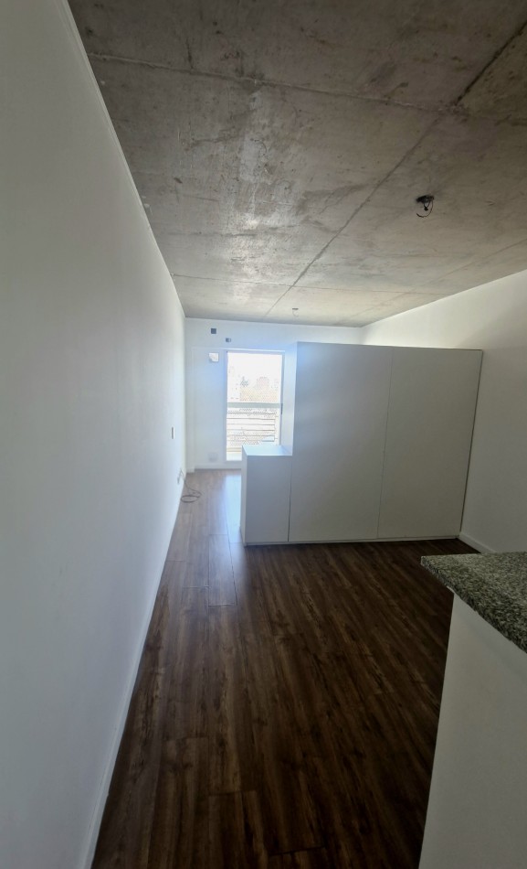 Alquiler Monoambiente Divisible con Balcon + Amenities - Ov. Lagos 500, Rosario