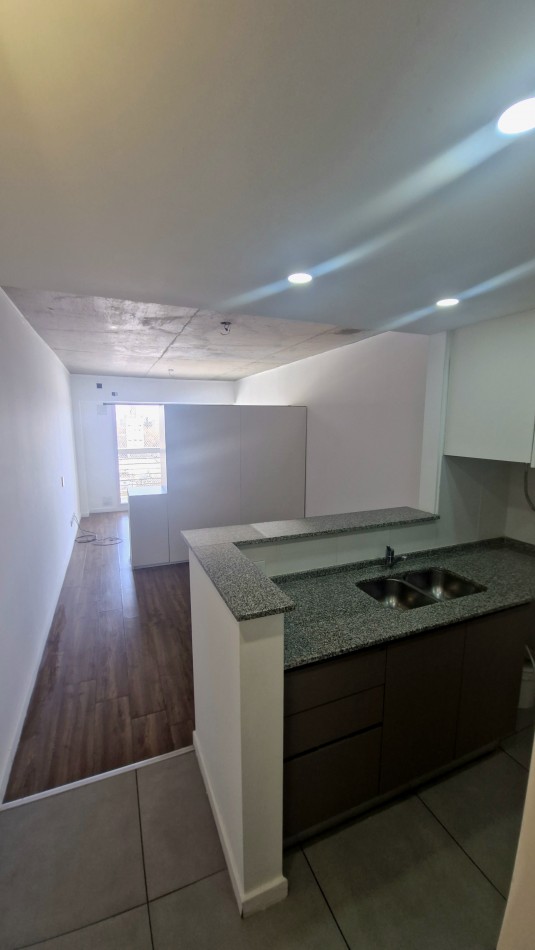 Alquiler Monoambiente Divisible con Balcon + Amenities - Ov. Lagos 500, Rosario