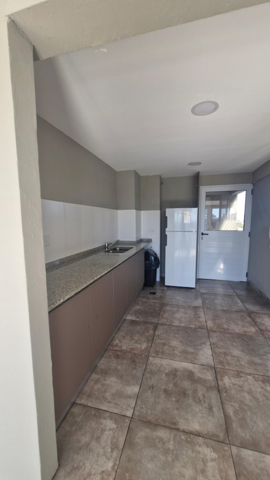 Alquiler Monoambiente Divisible con Balcon + Amenities - Ov. Lagos 500, Rosario