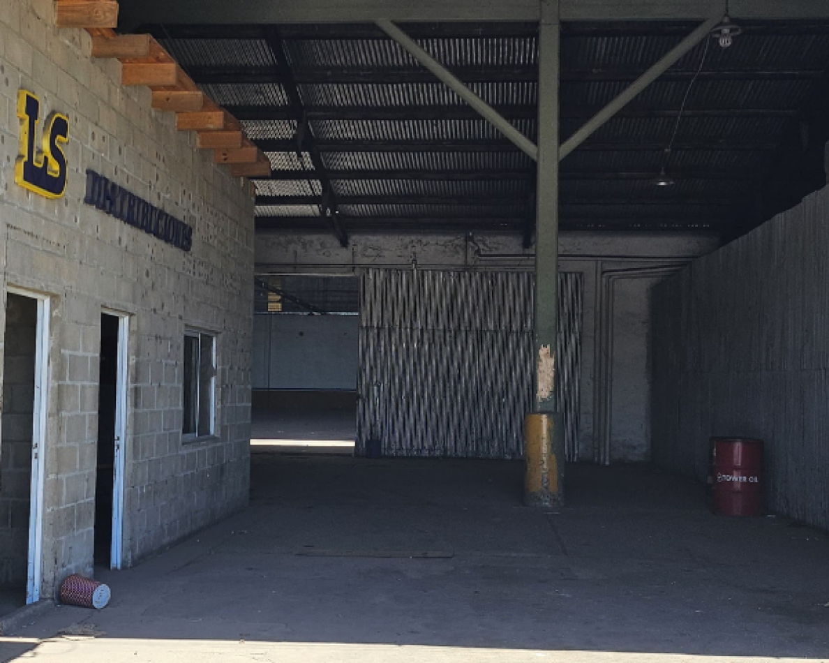 Bodega - Galpon de 1280 m² en Alquiler - Ov. Lagos 4450