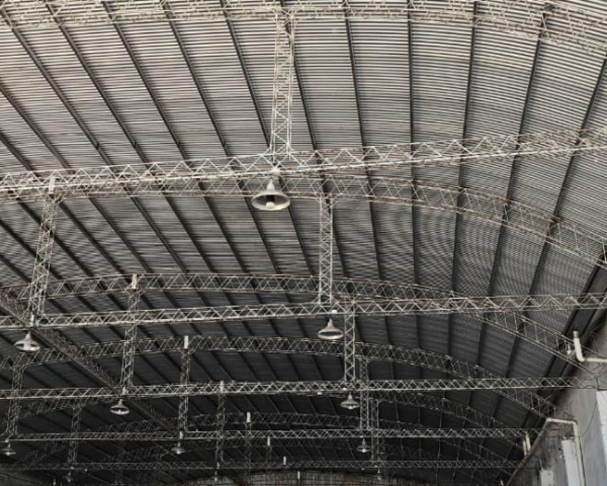 Bodega - Galpon de 1280 m² en Alquiler - Ov. Lagos 4450