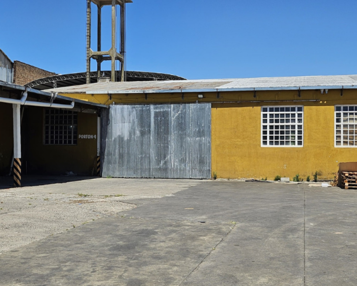 Bodega - Galpon de 1280 m² en Alquiler - Ov. Lagos 4450