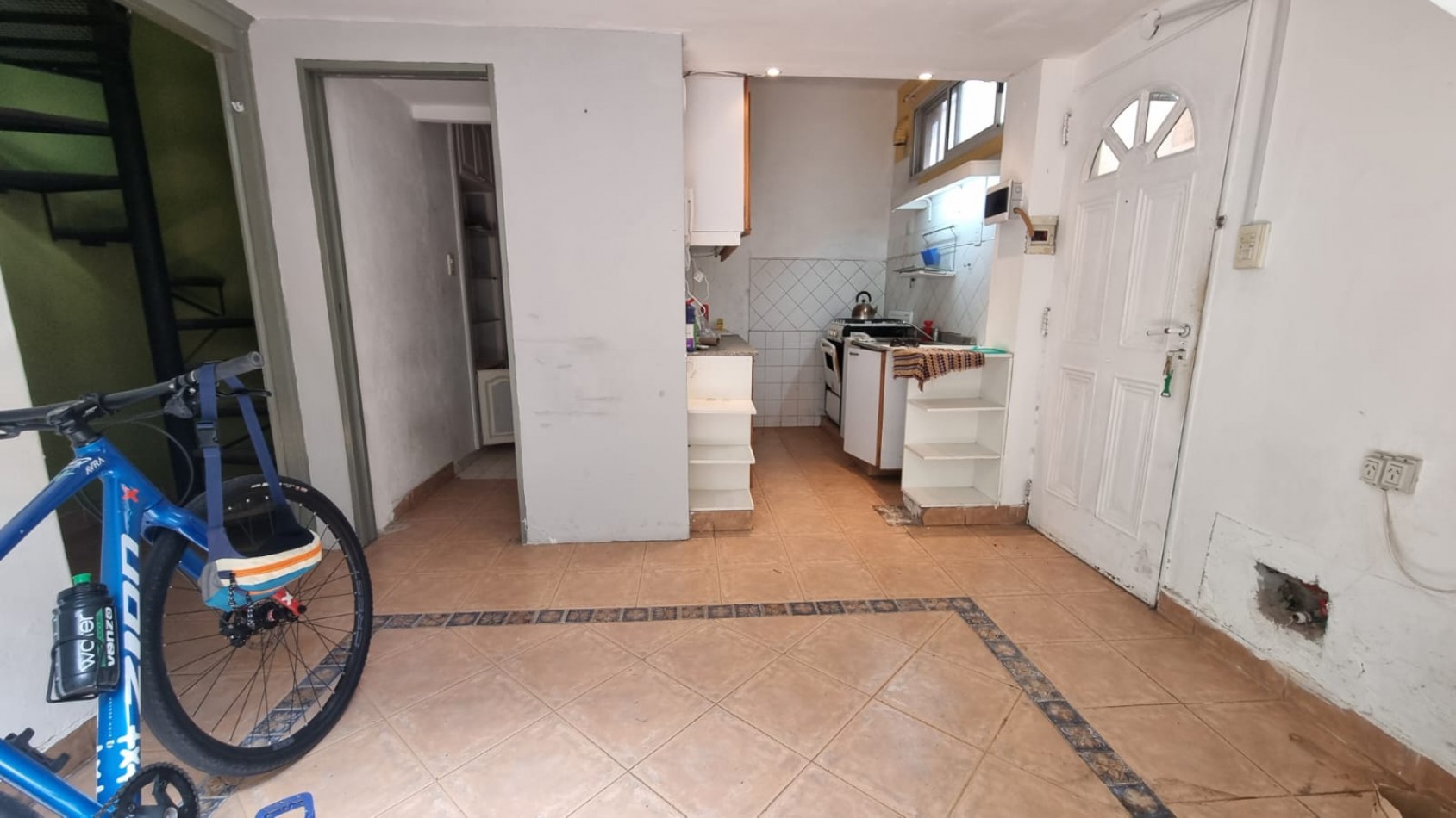 Juan Manuel de Rosas 1100 - Pasillo NO ph