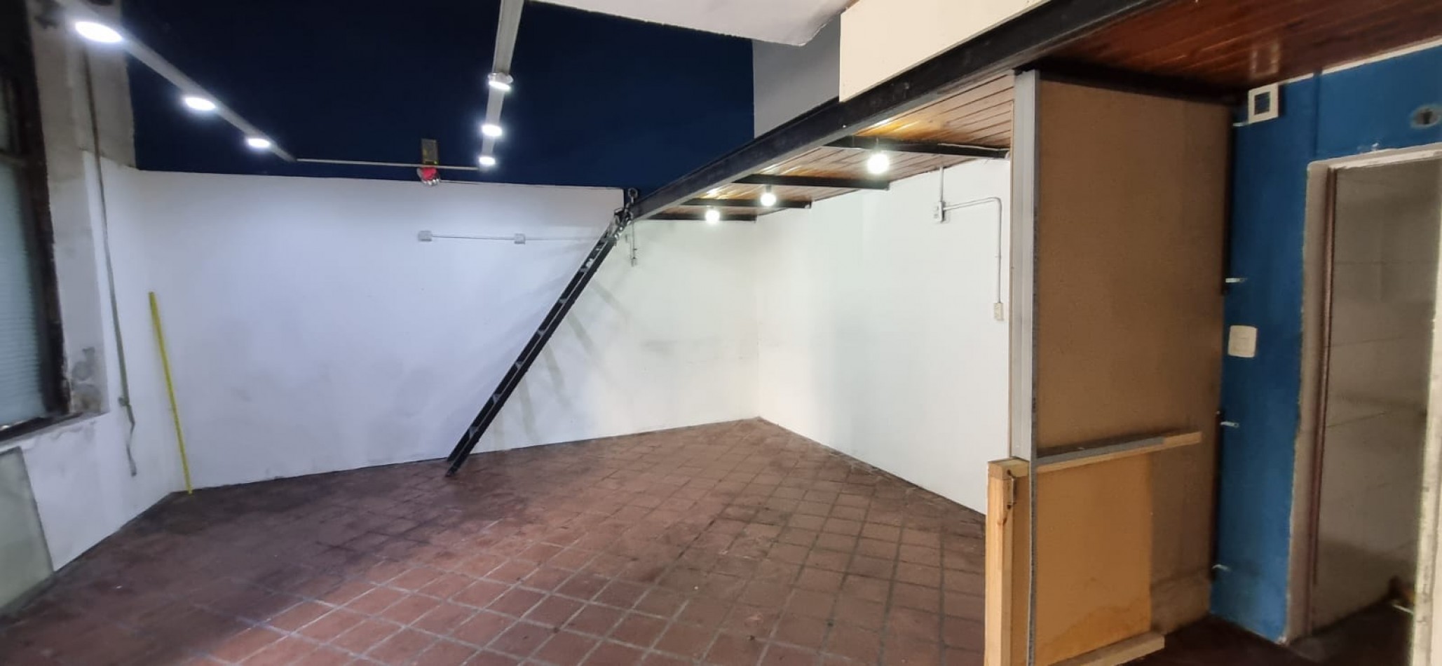 Alquiler Local Comercial Al Frente Doble Ingreso, San Luis 3200. Rosario