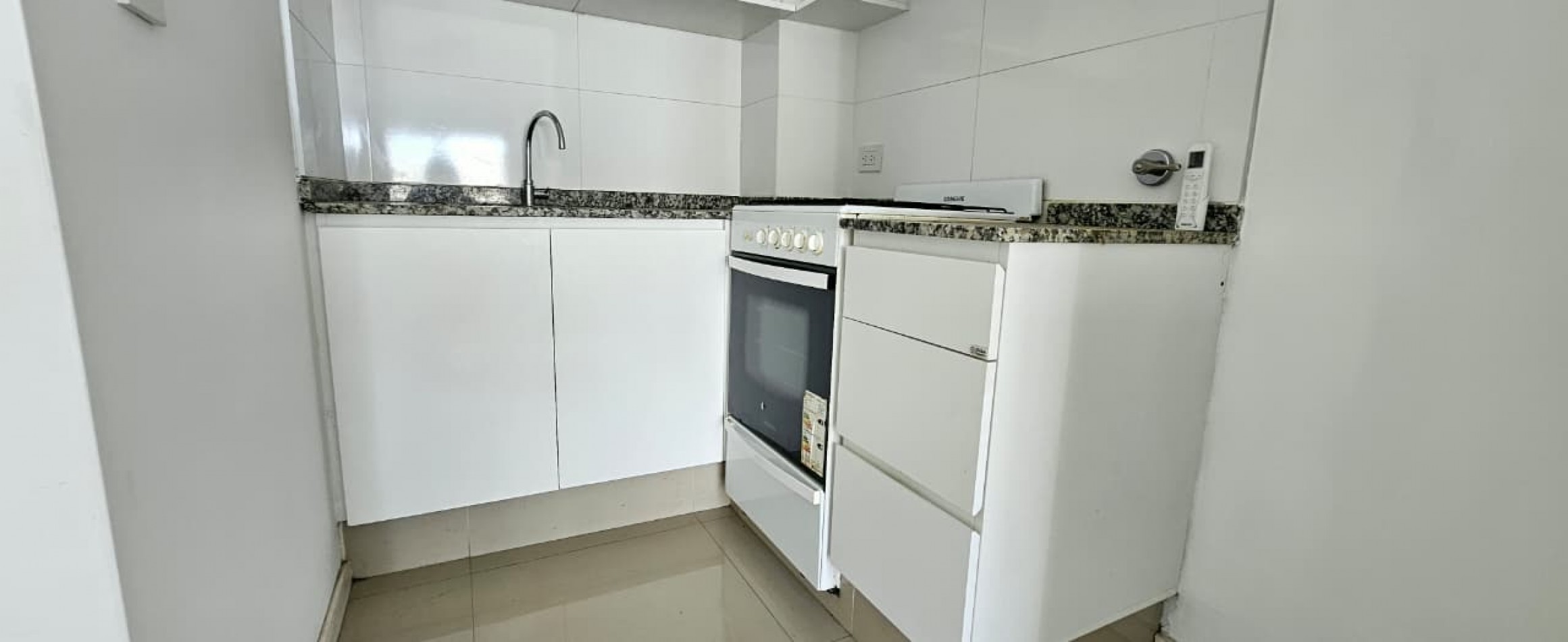 ALQUILER MONOAMBIENTE CON BALCON Y PARRILLERO EXCLUSIVO - SALTA 2400, ROSARIO