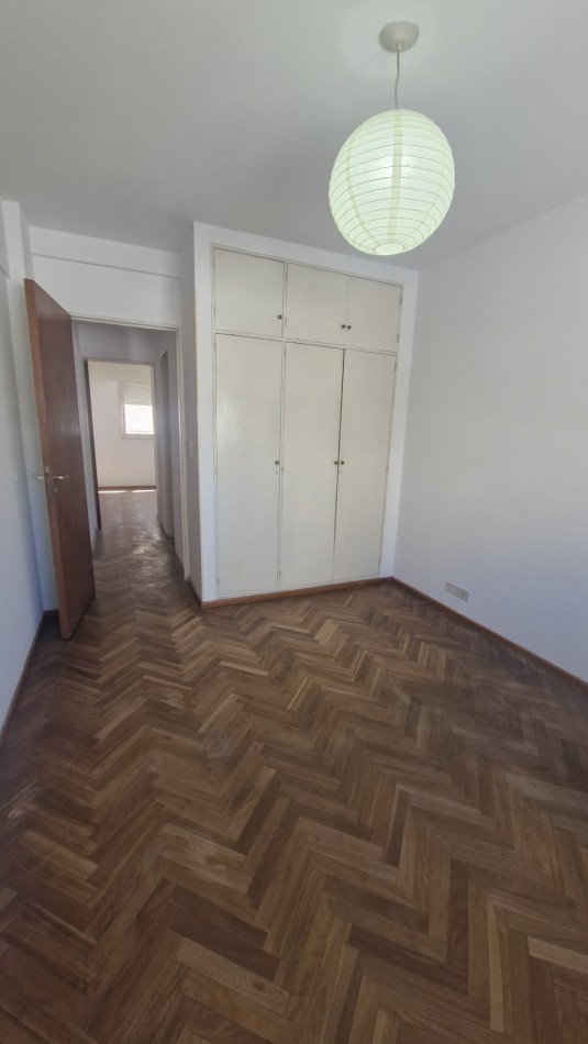 Alquiler Depto. 2 Dorm., Balcon y Cochera. Paraguay 1400