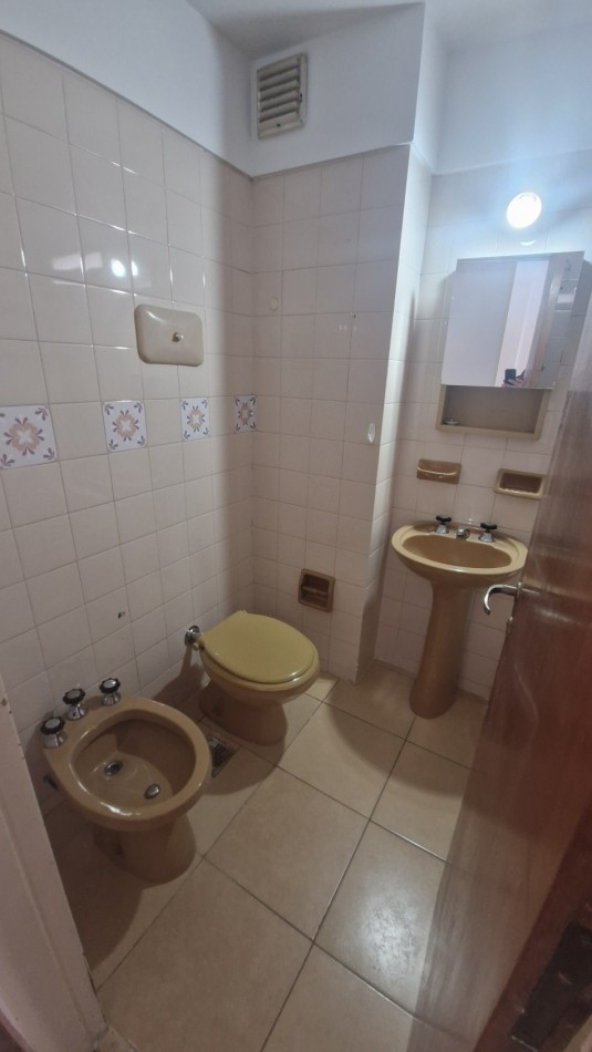 Alquiler Depto. 2 Dorm., Balcon y Cochera. Paraguay 1400