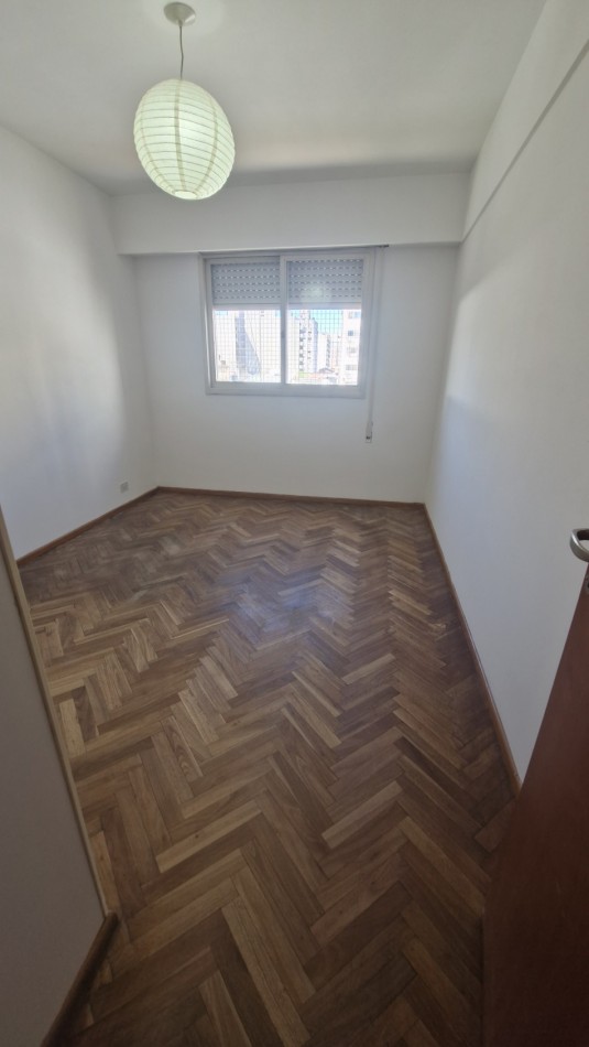 Alquiler Depto. 2 Dorm., Balcon y Cochera. Paraguay 1400