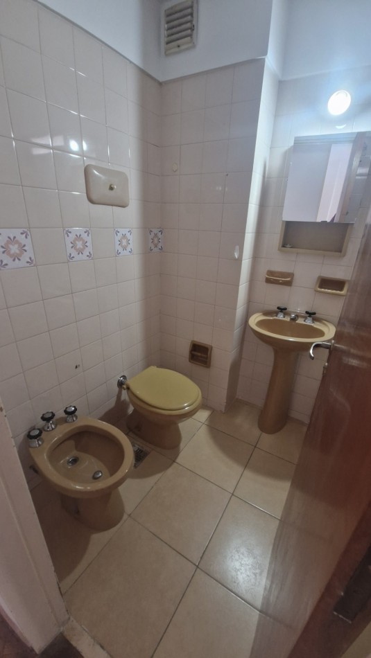 Alquiler Depto. 2 Dorm., Balcon y Cochera. Paraguay 1400