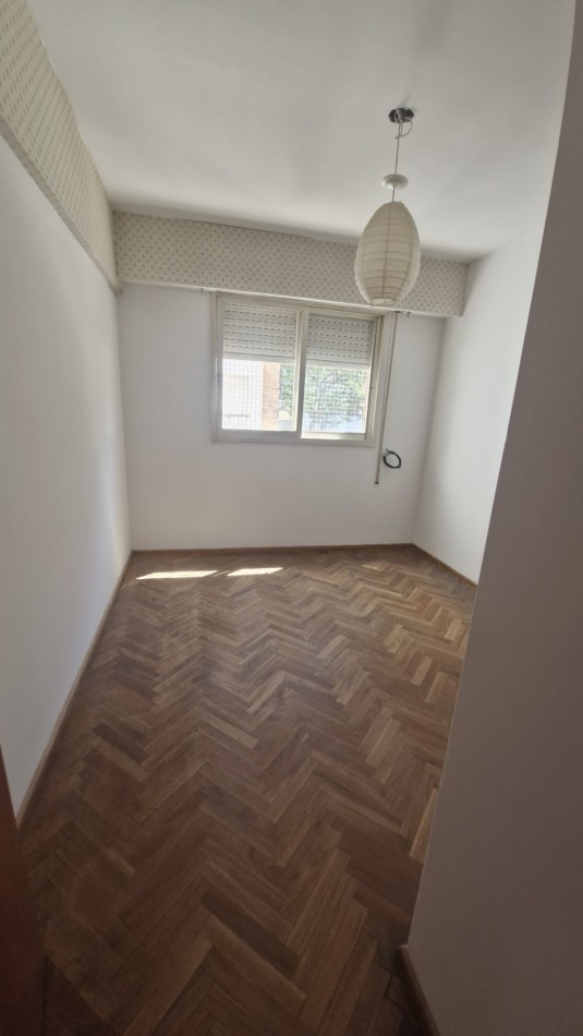 Alquiler Depto. 2 Dorm., Balcon y Cochera. Paraguay 1400