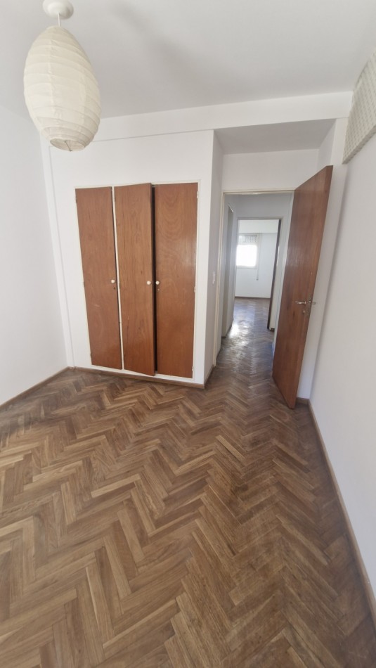 Alquiler Depto. 2 Dorm., Balcon y Cochera. Paraguay 1400