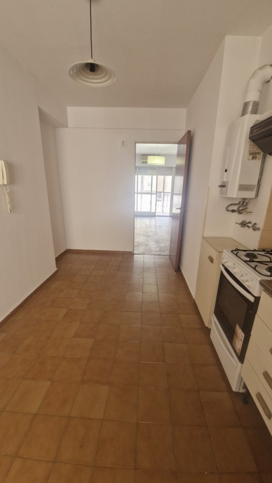 Alquiler Depto. 2 Dorm., Balcon y Cochera. Paraguay 1400