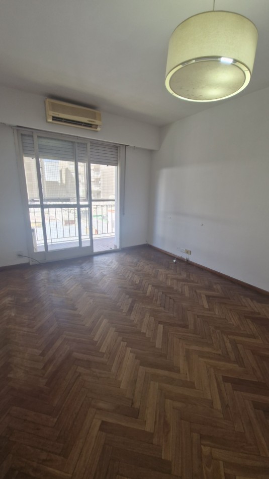 Alquiler Depto. 2 Dorm., Balcon y Cochera. Paraguay 1400