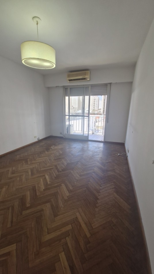 Alquiler Depto. 2 Dorm., Balcon y Cochera. Paraguay 1400