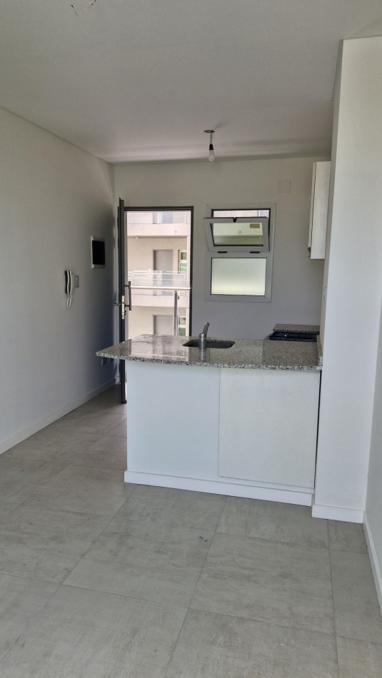 Alquiler de departamento de 1 dormitorio SIN balcon - Pte. Roca 2345, Rosario