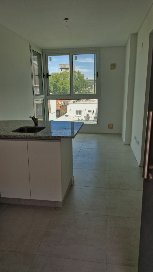 Alquiler de departamento de 1 dormitorio SIN balcon - Pte. Roca 2345, Rosario